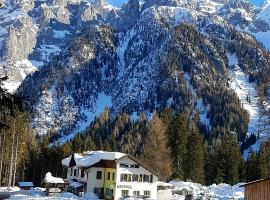 Hotel Ristorante Genzianella, hotel v Madonna di Campiglio