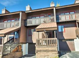 SKI IN, WALK OUT! The perfect mountain retreat!, hôtel à Crested Butte