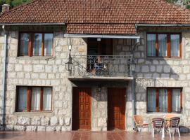 Tara Bridge Castle, casa de huéspedes en Žabljak