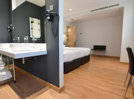 UVE Alcobendas, hotel con jacuzzi ad Alcobendas