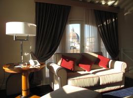 Hotel Patria, hotell i Pistoia