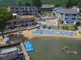 Surfside On The Lake – hotel w mieście Lake George