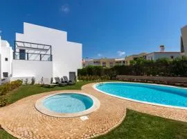 Luxury Townhouse with Pool in Alvor