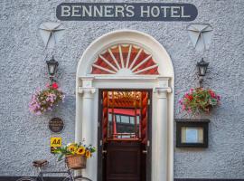 Dingle Benners Hotel, хотел в Дингъл