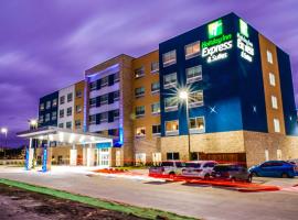 Holiday Inn Express & Suites - Dallas Market Center, an IHG Hotel, hotel u Dallasu