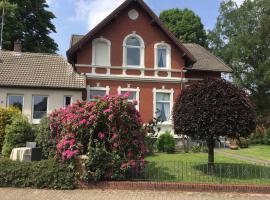 Ferienhaus Us lütt Hus und das Zimmer Linde im Haupthaus, nyaraló Oldenburgban