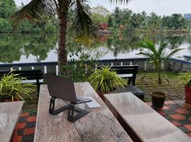 Muralee's Riverside Villa in Kochi, hotel di Cochin