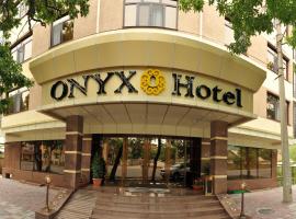 Onyx Hotel Bishkek، فندق في بيشكيك