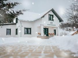 Kádárház, Hotel in Vlăhiţa