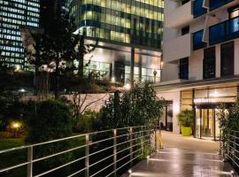 Fraser Suites Paris La Défense, מלון בקורבוואה