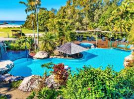 Superb Villa in Beach Resort, khách sạn ở Coffs Harbour