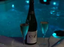 Domaine l'instant du Colibri, hotel cu jacuzzi-uri din Le Mesnil-Théribus