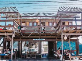 Mar de Fondo Hostel, hostel in Punta del Diablo