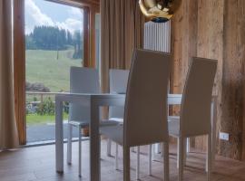 Chalet Golf Campiglio / LuxApt / fronte piste-impianti-golf, hotel i Madonna di Campiglio