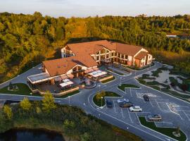 Equides club, hotel con piscina a Lesniki