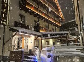 Hotel Raibl e Appartamenti, hotelli kohteessa Tarvisio