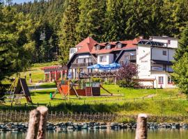 Alpenhotel Enzian, hotell i Mönichkirchen