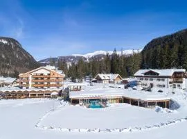 Hotel Dolomitenhof & Chalet Alte Post