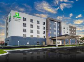 Holiday Inn Express & Suites - Fort Myers Airport, an IHG Hotel, hotelli kohteessa Fort Myers