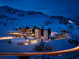 Hotel Zürserhof, hotel u gradu Zurs am Arlberg