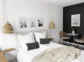 Seaside Rooms - Zentrales Design-Apartment mit Balkon & Parkplatz - 2 Minuten zum Strand