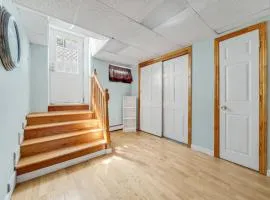 Cambridge 2BR 2BH Basement Apt With Parking