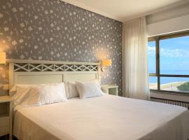 Hotel Playa de Los Locos: Suances'te bir otel