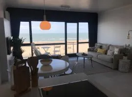 Panoramic Seaview Apartment with free private garage