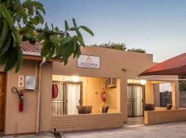 APICAL GUESTHOUSE, guest house di Maun