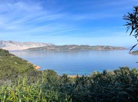 SAN TEODORO PUNTA EST GIARDINO VISTA MARe, hotel u gradu Kapo Koda Kavalo