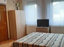 Flora Apartman