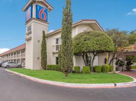 Motel 6-Dallas, TX - Market Center, ξενοδοχείο σε Ντάλας