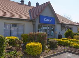 Kyriad Chantilly Sud - Luzarches, hotel in Chaumontel