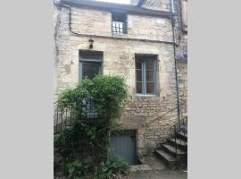 La petite maison médiévale de Melanie, hotel di Flavigny sur Ozerain