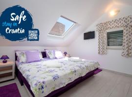 Apt Bobotovi in center of Stari Grad, Hvar, hotel in Stari Grad