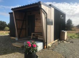 Macaulay Farm Cabin, hotel em Stornoway