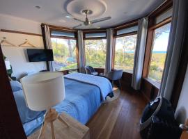 The Pool House - Crescent Head - stunning ocean views, pet friendly、クレセント・ヘッドのゲストハウス