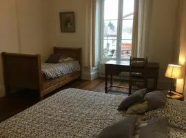 Appartement historique avec 4 chambres, parking, à proximité des attractions à Toul - FR-1-584-114