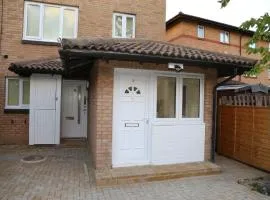 Budget Ensuite Room in Thamesmead