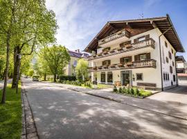 Hotel Am Rupertuspark, hotelli kohteessa Bad Reichenhall