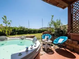 [PORTO CERVO] VILLETTA CON JACUZZI PRIVATA