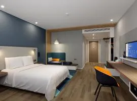 Holiday Inn Express Chongqing Airport Zone, an IHG Hotel