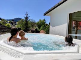 Wellness Hotel Garni Krone, hotel in Baiersbronn