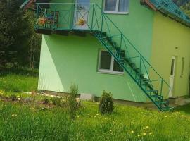 Green House 2 уч ФАЛЬЧІ ВУЛ ПЕРШОГО ТРАВНЯ БУД 5, hotel in Mykulychyn