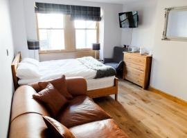 Rooms at The Nook, hotel v mestu Holmfirth