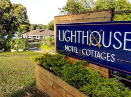 Lighthouse Motel and Cottages – hotel z parkingiem 