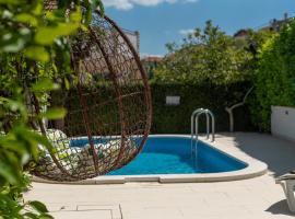 Apartments Orlic, hotel in Trogir