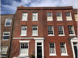 Luxury 2 bed Georgian Townhouse, Old Portsmouth, hôtel à Portsmouth