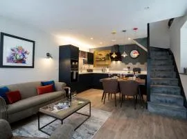 Spacious - Contemporary Home - Central Ambleside - Parking