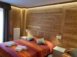 Sottosopra Alps Apartments & Rooms, gistiheimili í Aosta